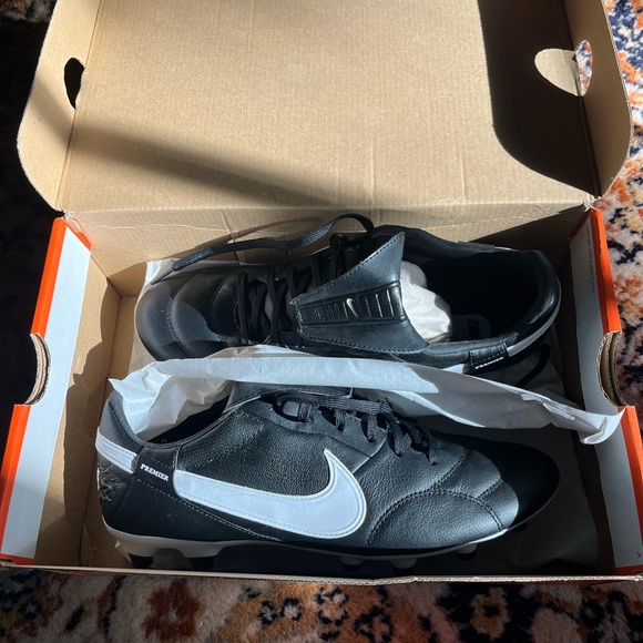 Men’s Nike Premier 3 FG Low-Top Soccer Cleats - Picture 2 of 5